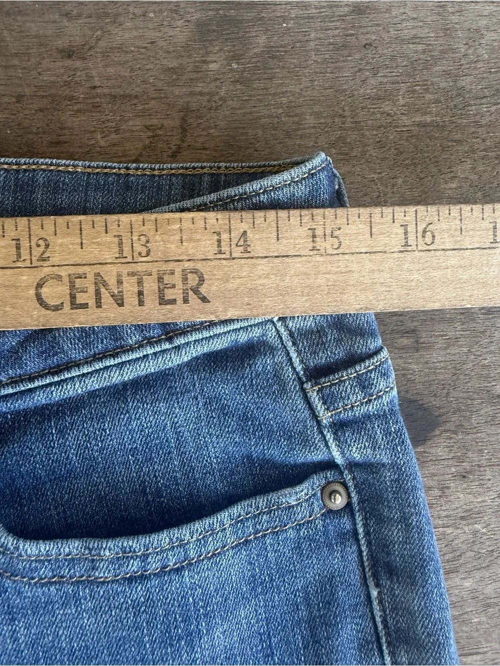 Levi’s Bermuda Short Womens Sz 30x11.5 Shorts Modest Long Stretch Denim